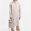 Stutterheim impermeabile lungo di Stoccolma sabbia chiara - Stutterheim Raincoats 8V6X6113 uomini